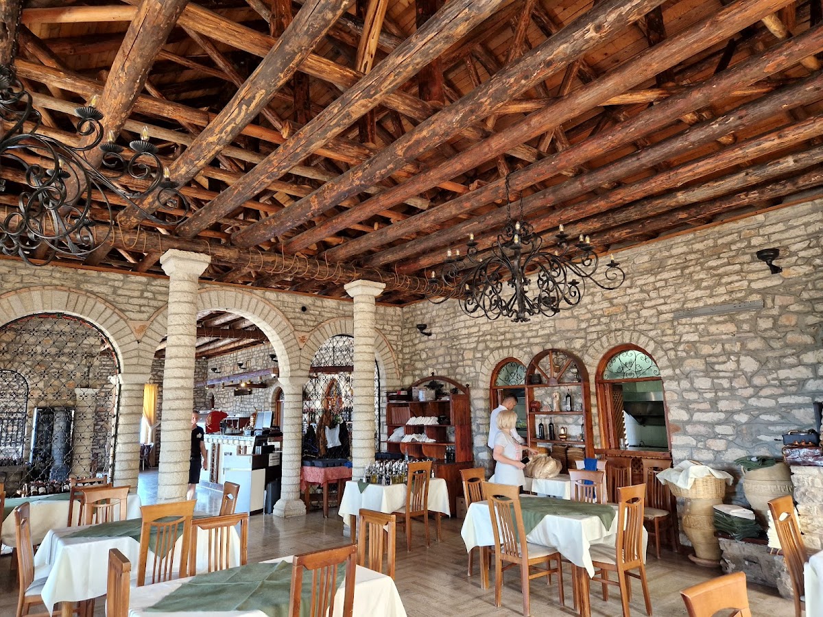 Lëkurësi Castle photo 3