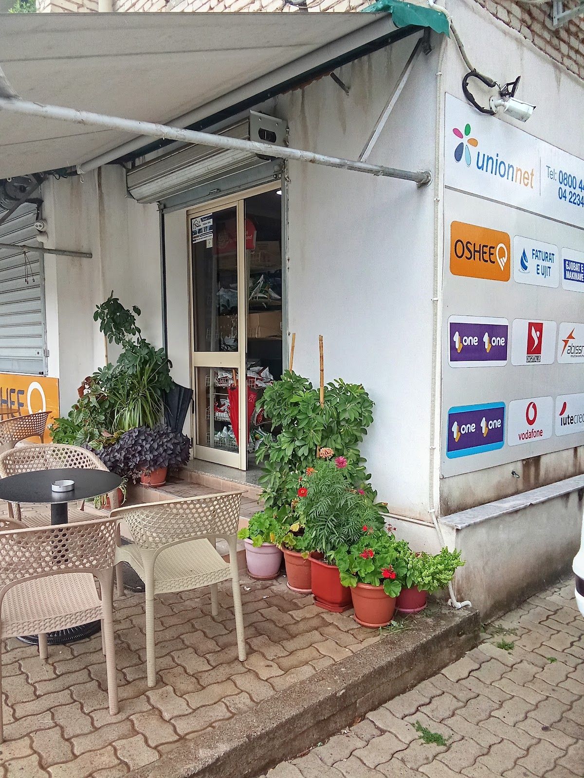 Hotolisht,Internetcafe,phone recharge,market,pagesa Gjoba makina Laurena Alliu etj photo 3