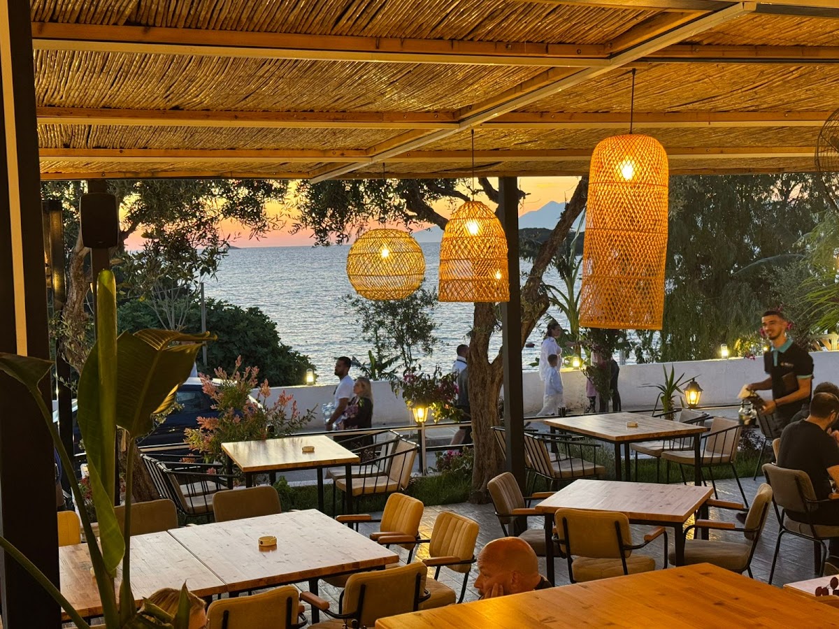 Malibu Resto Lounge & Pizza photo 3