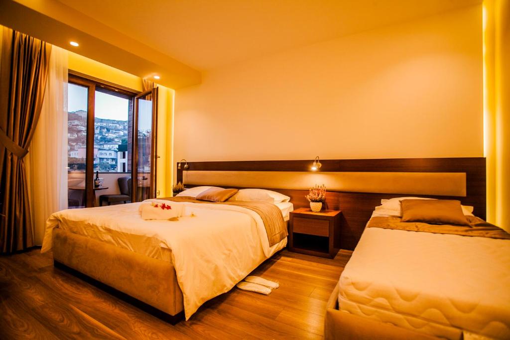 Hotel Center, Gjirokastër photo 2