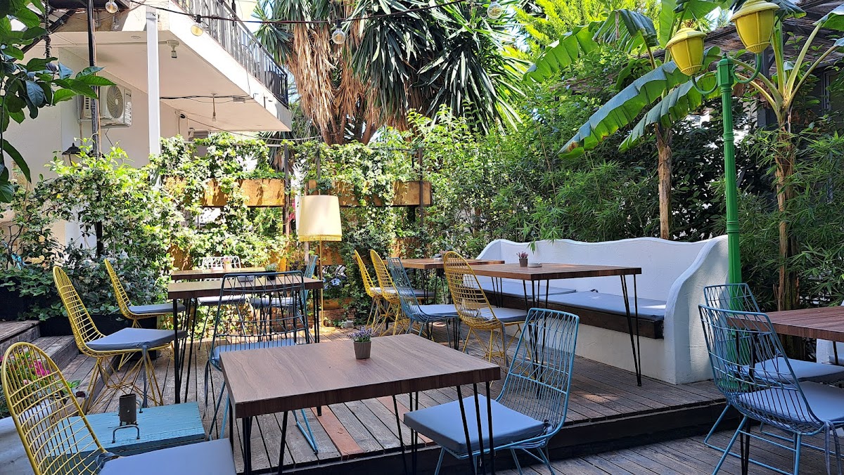 Mesdhe Restaurant & Lounge photo 4