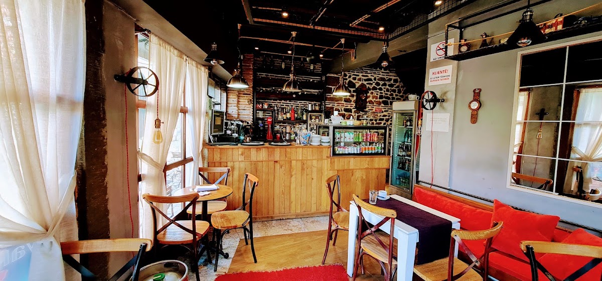 Vatra Books&Coffe photo 3