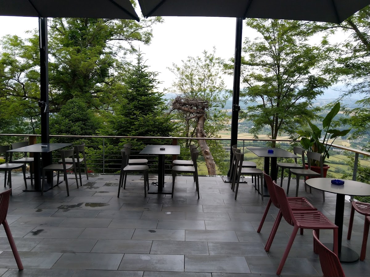 TARZANI Bar Restaurant Piceri