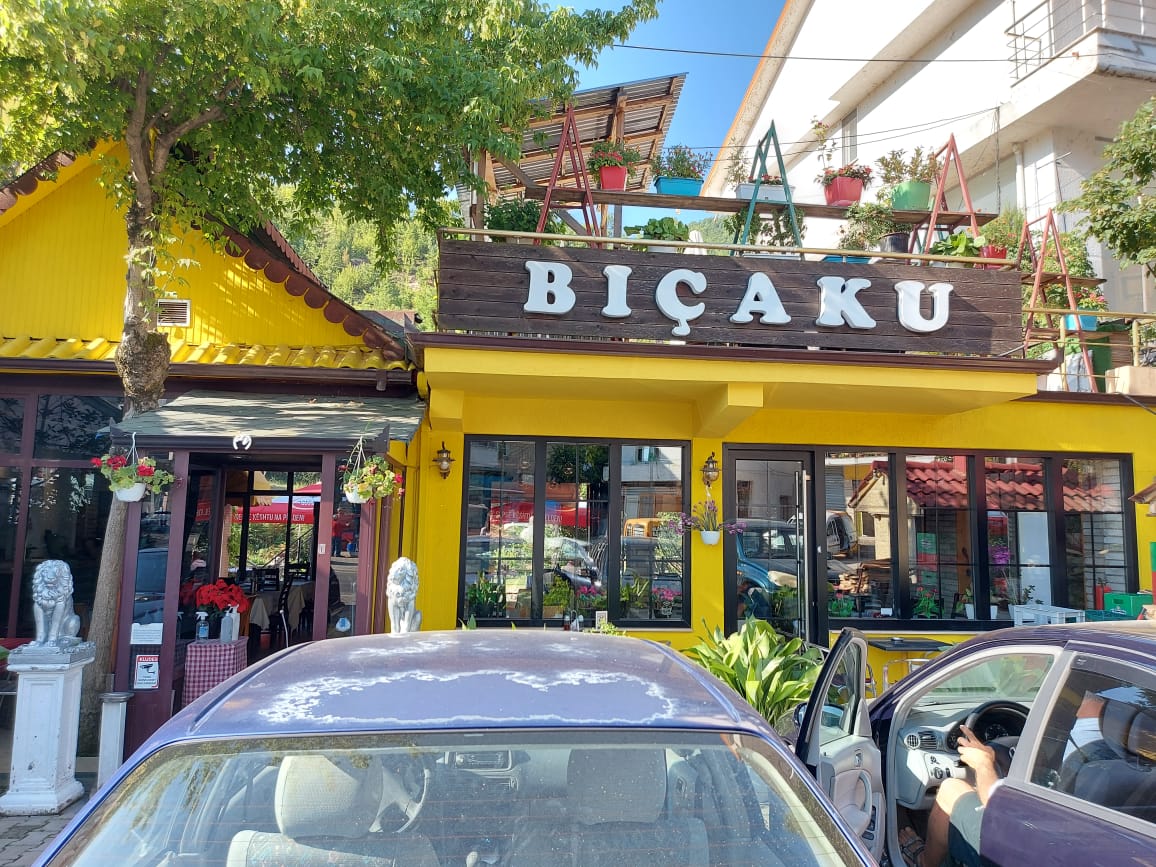 “Biçaku” Bar & Restaurant