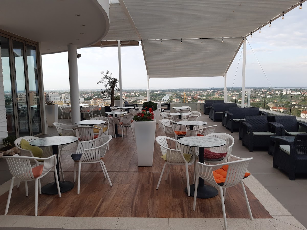 Jolly Hotel Bar & Restaurant photo 4