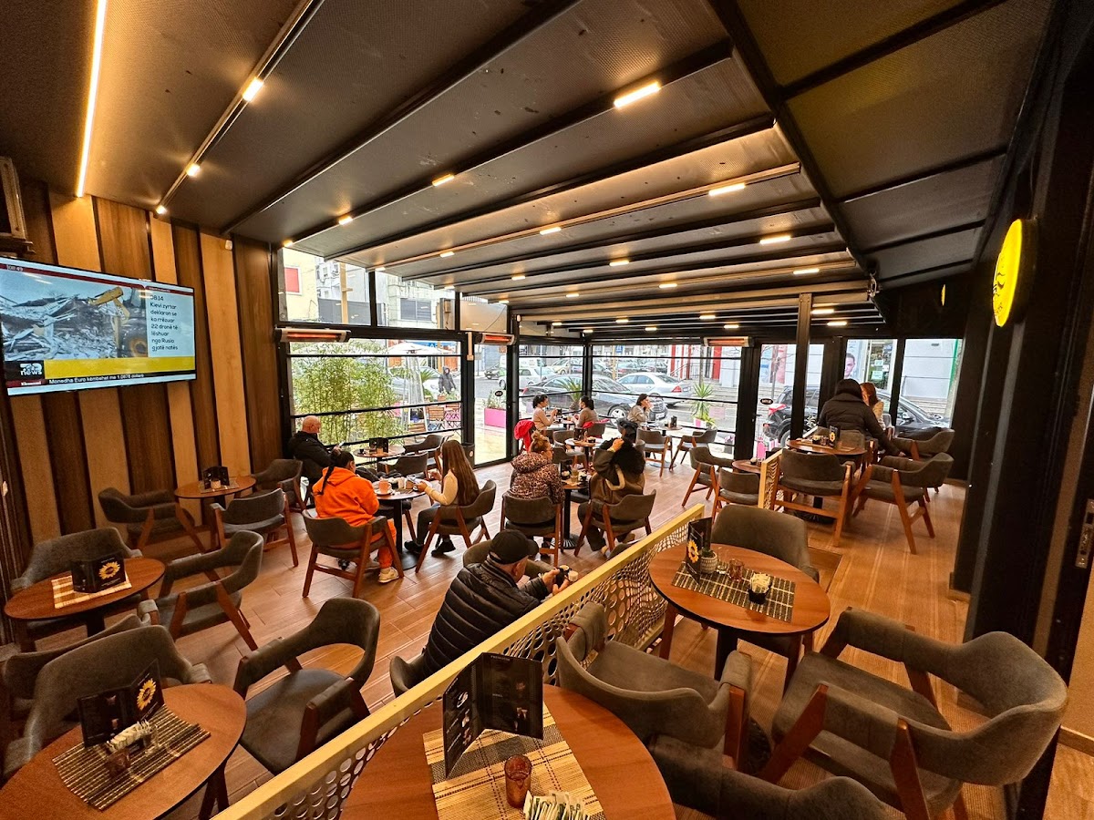 Peaky Corner Bar & Pizza photo 3