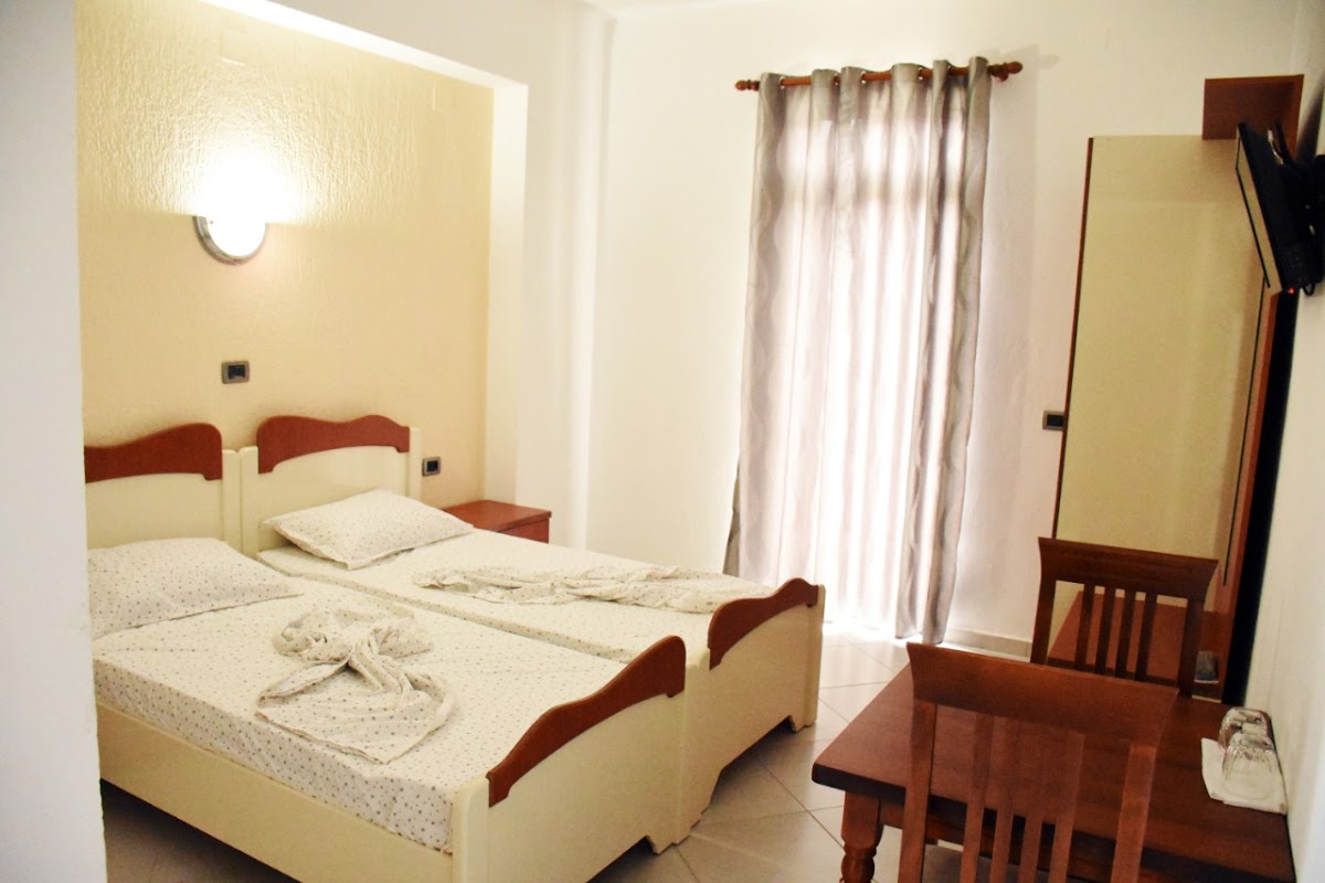 Hotel Latifi photo 5