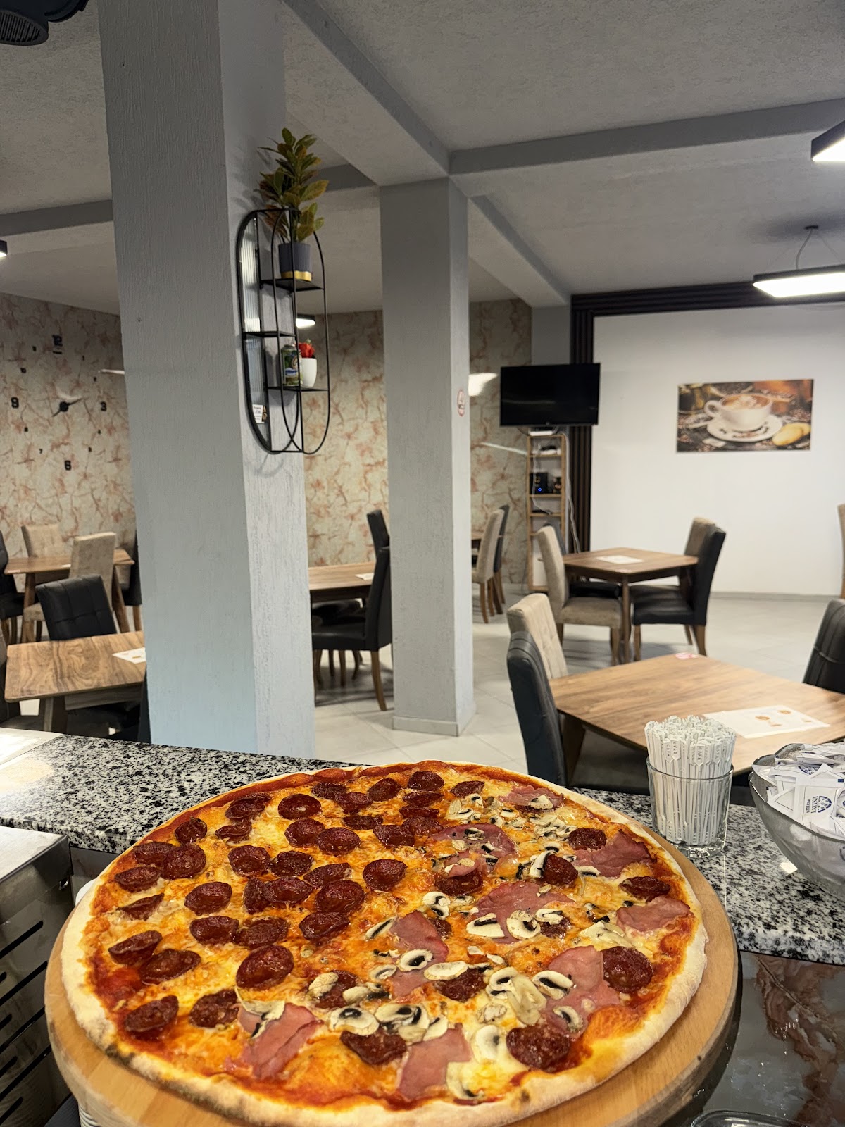 Pizzeria latina — Restorante në Drenas — photo 3