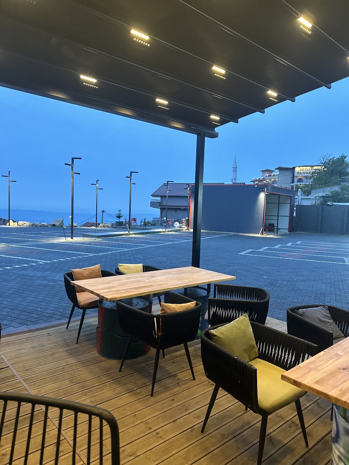 Hysen Park Krujë Bar Restaurant photo 3