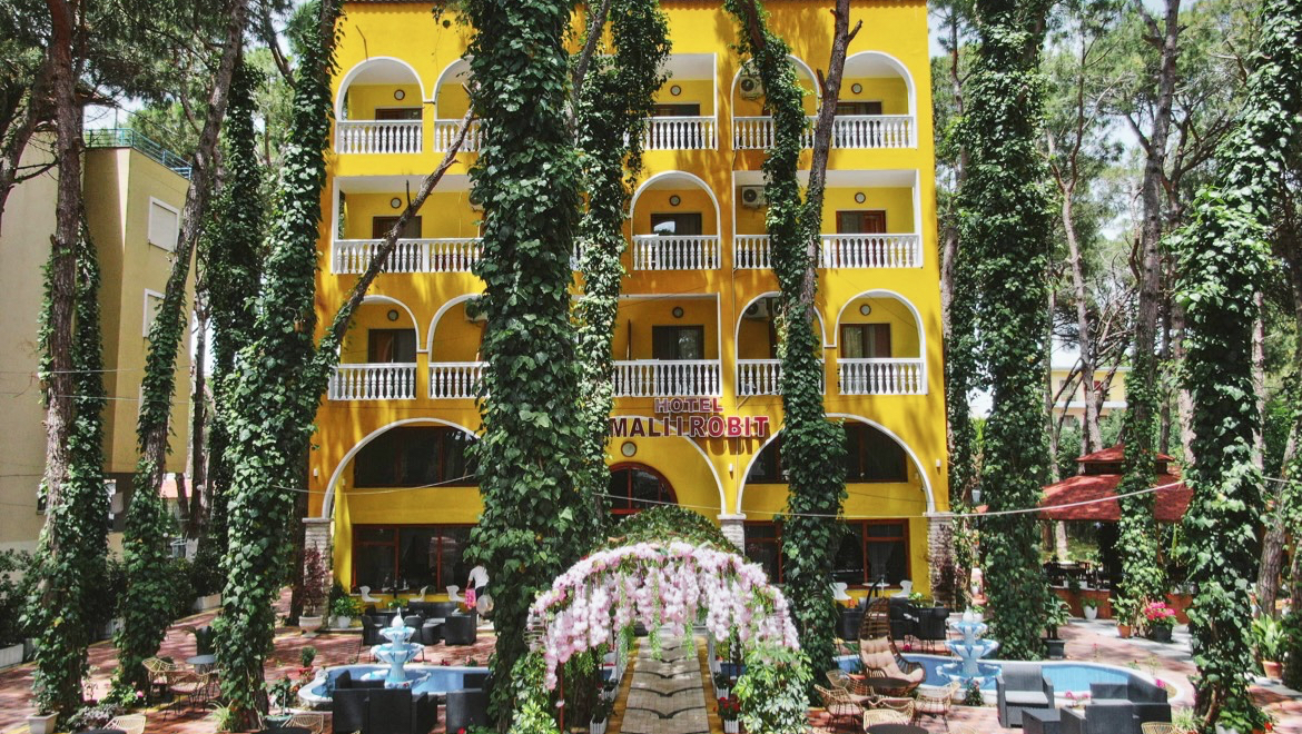 Hotel Camping Mali i Robit
