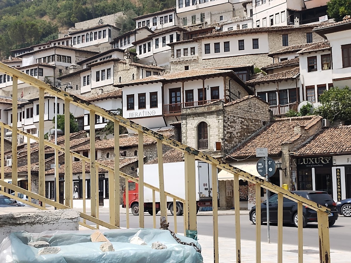 Bar Fatos Orizaj, Berat photo 5