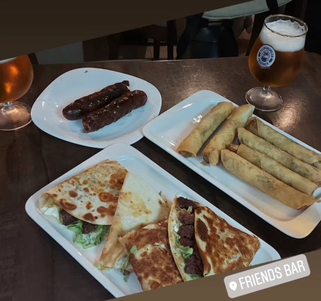 Friends Bar-Restaurant photo 4