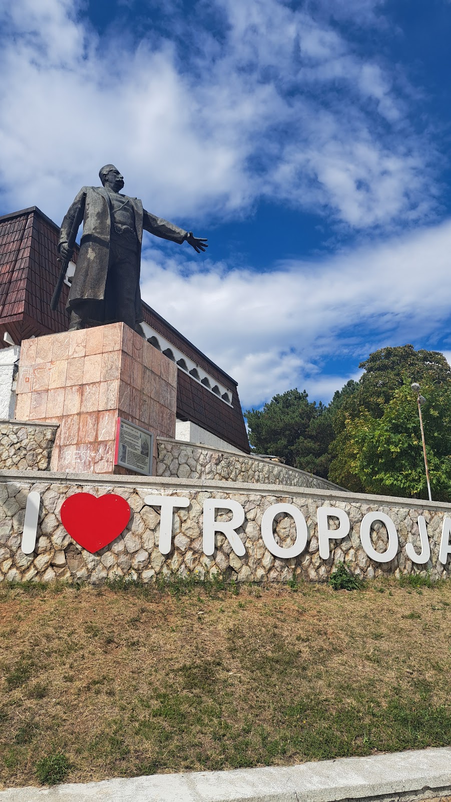 Tropoja photo 4
