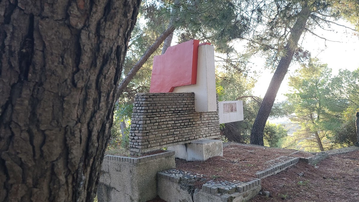 Monument photo 3