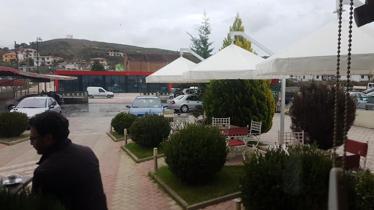 Bar Kafe, Kalçeto, Lavazh & Xhama të Zi "MERI D&D" photo 3