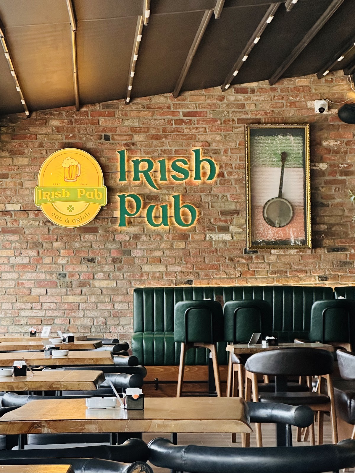 Irish Pub photo 2